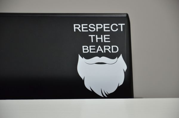 Aufkleber / Schriftzug RESPECT THE BEARD 5